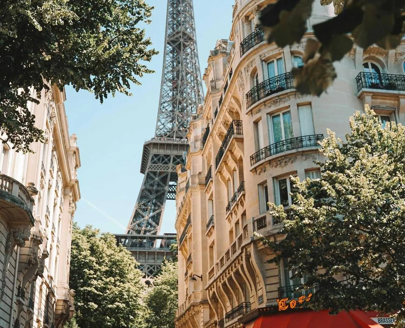 Eiffel Hostel Paris