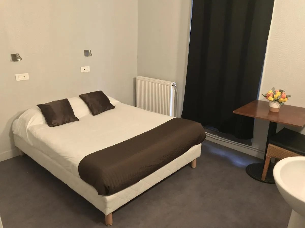 Eiffel Albergue